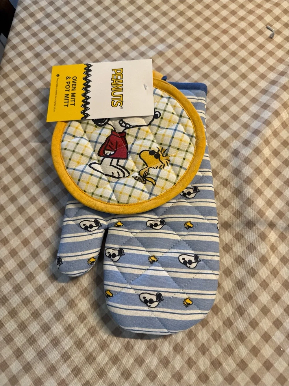 Peanuts Blue & Yellow Oven Mitt and Pot Holder Set with Snoopy